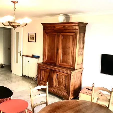 Cap D'antibes 2 Bdr With Parking Swimming Pool And Ac Apartamento